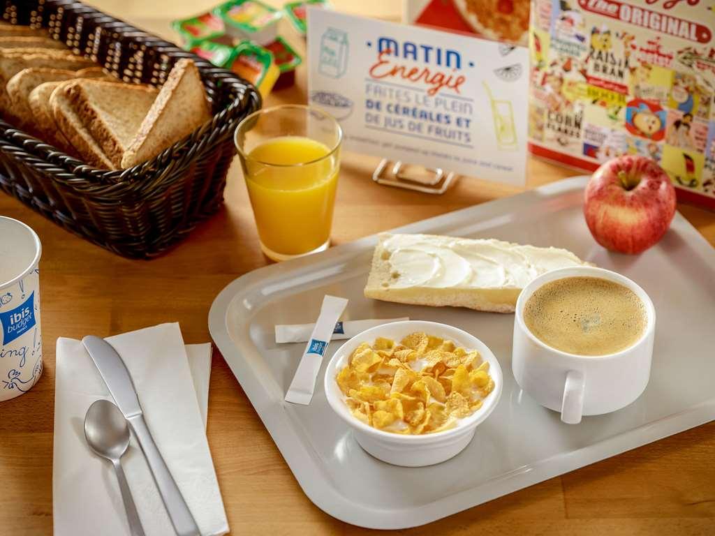 Ibis Budget Конкарно Ресторант снимка